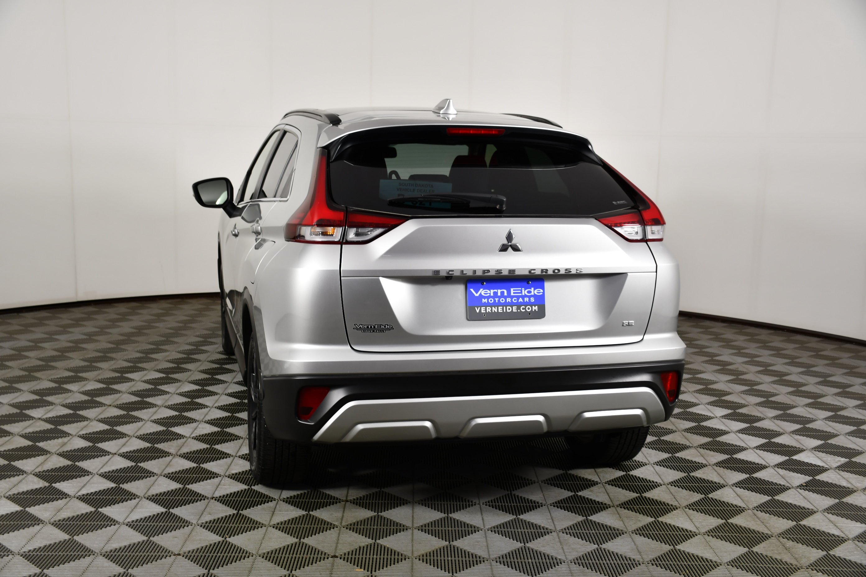 Certified Used 2024 Alloy Silver Metallic Mitsubishi SE image 7