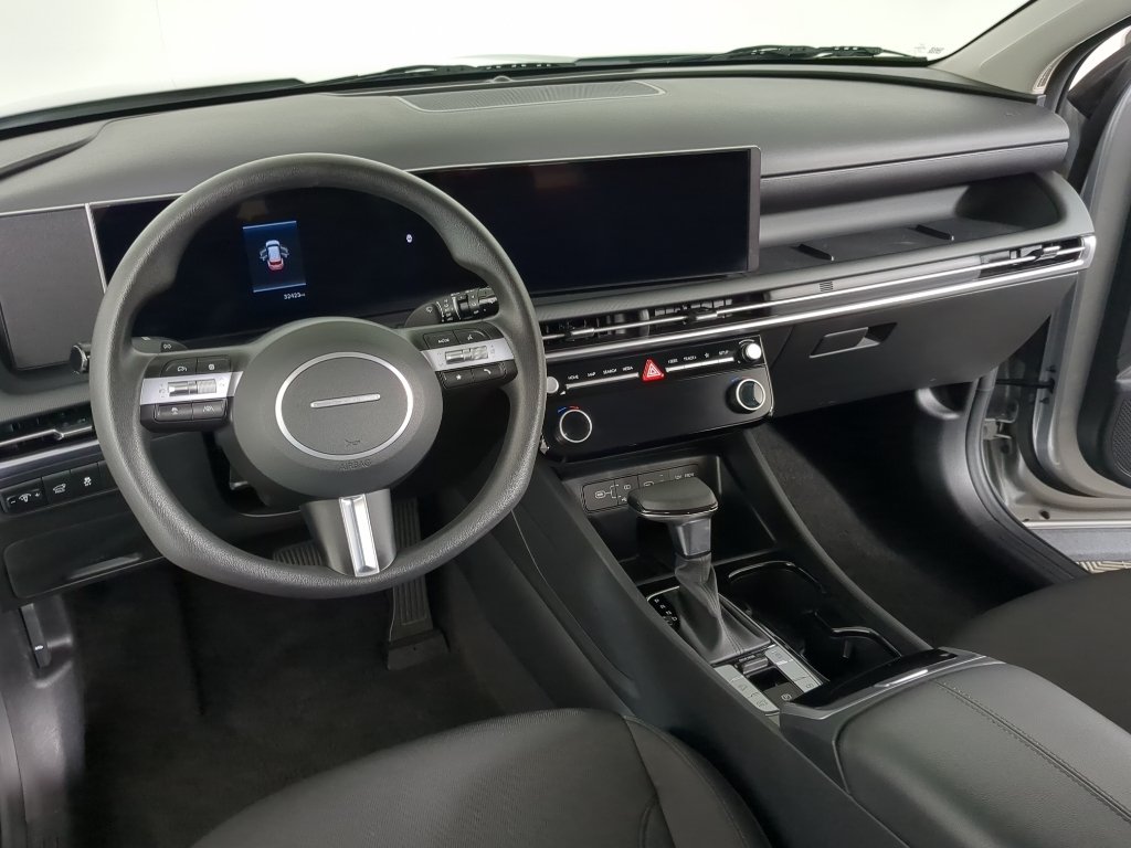 Used 2025 Shimmering Silver Hyundai SEL image 14