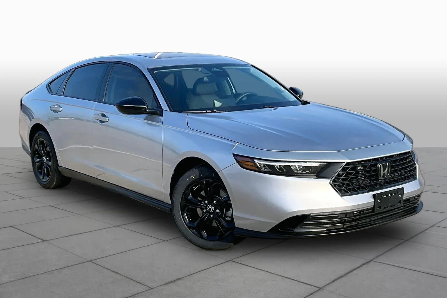 Certified Used 2025 Solar Silver Metallic Honda SE image 3