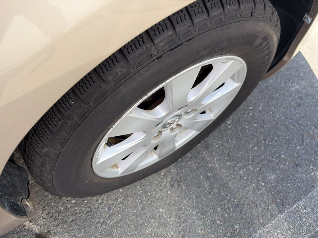 Used 2008 Beige Toyota XLE image 11