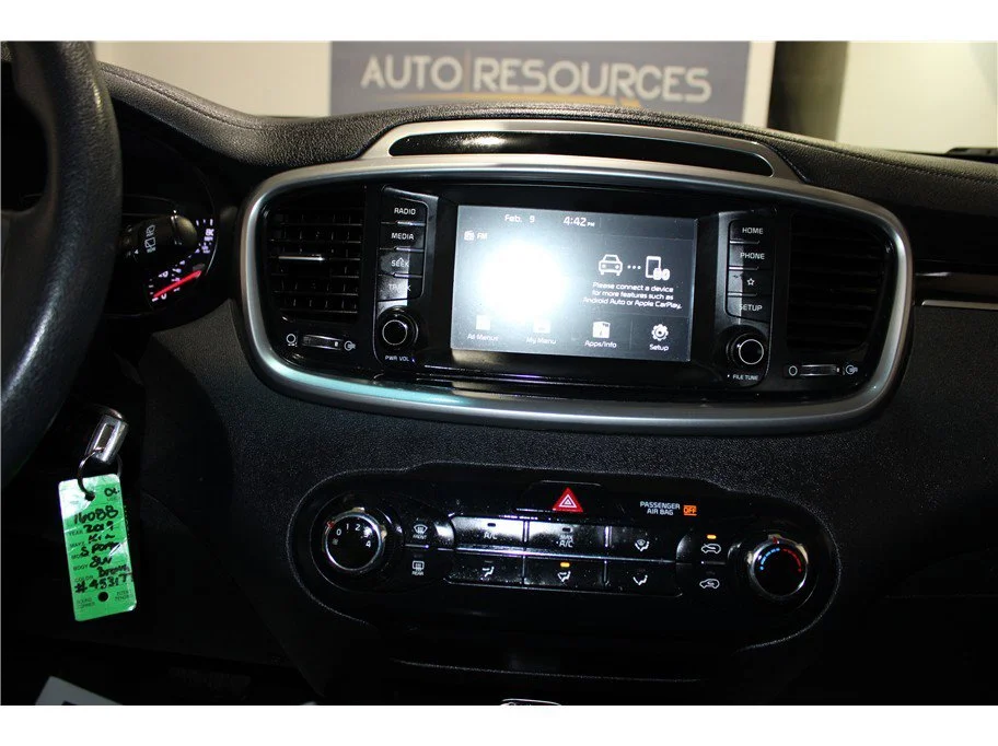 Used 2019 Dragon Brown Kia LX image 32