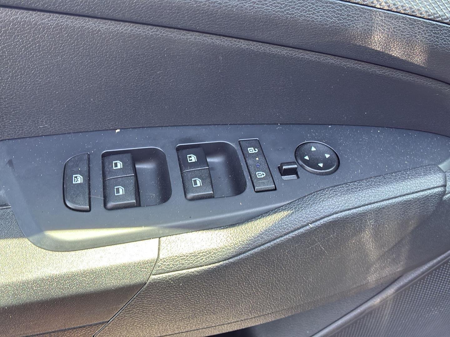 Used 2025 Ebony Black Kia LX image 9
