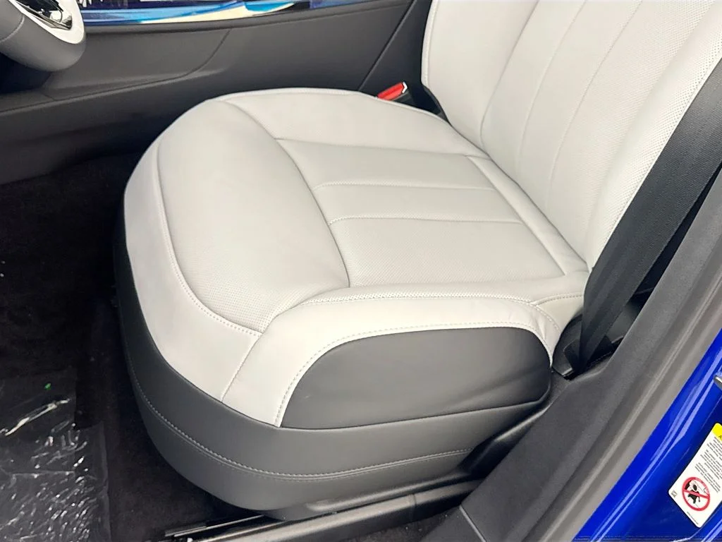 New 2026 Velocity Blue Land Rover Autobiography image 19