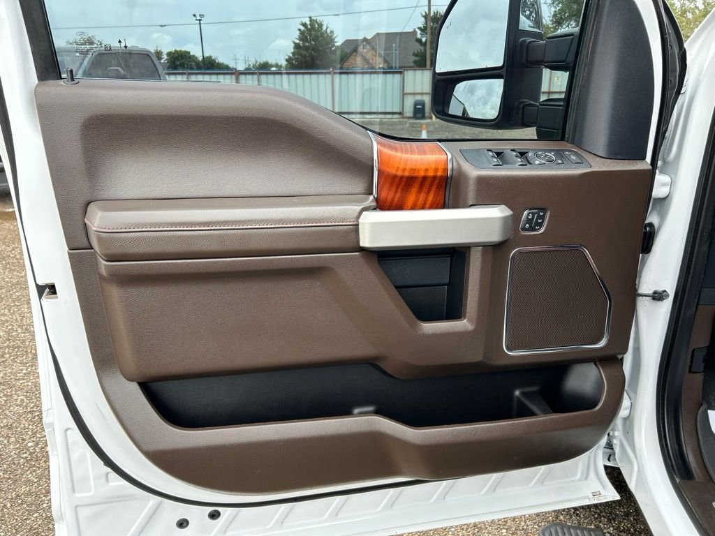 Used 2022 Oxford White Ford King Ranch image 13