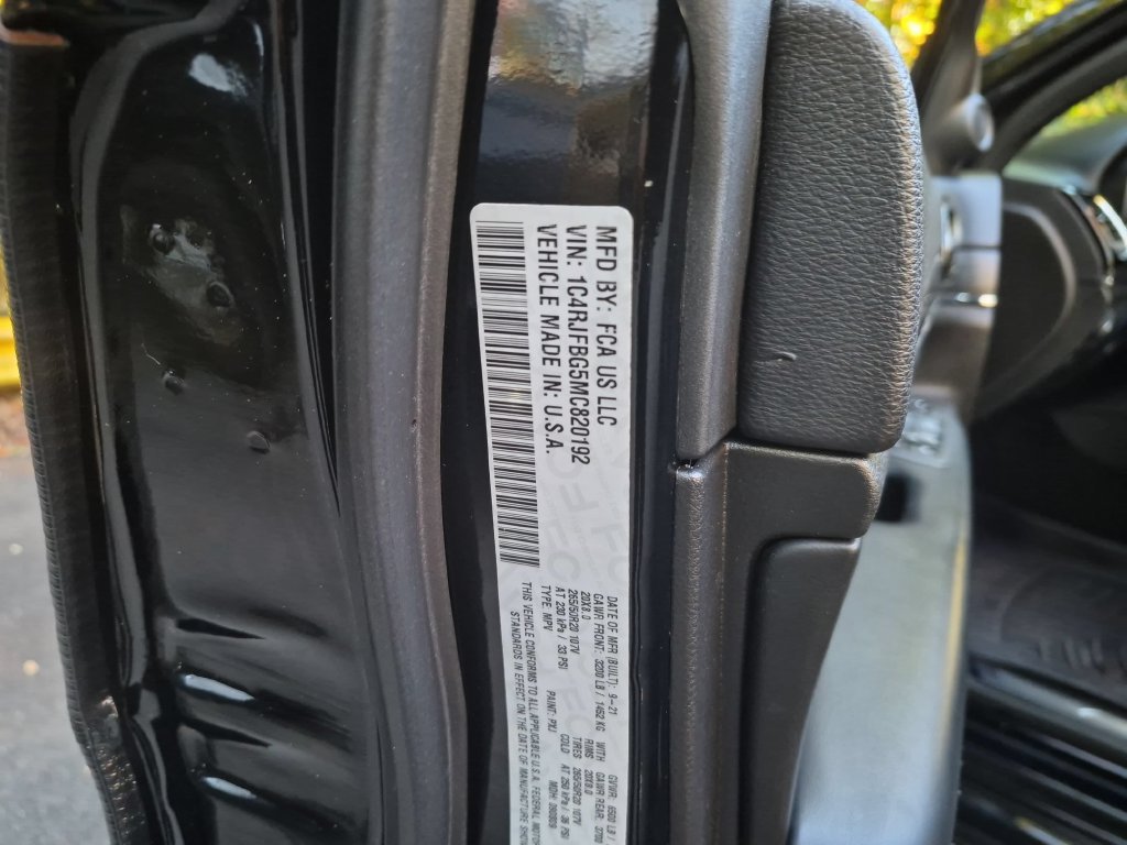 Used 2021 Black Jeep Limited image 27