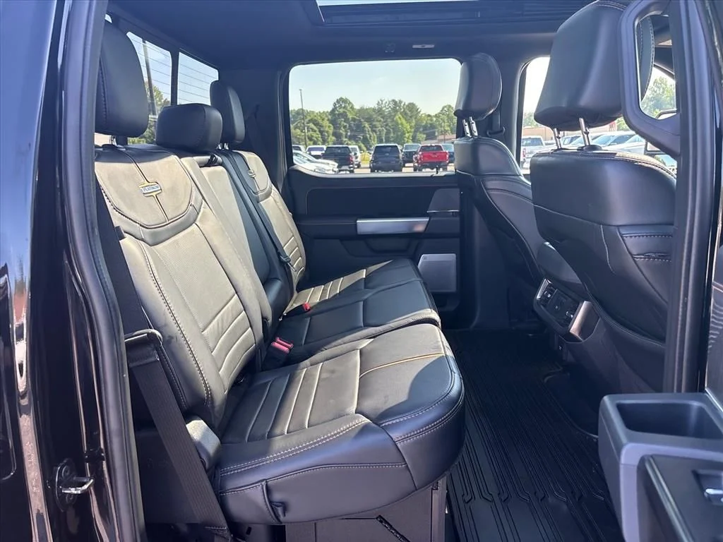 2023 Ford F-450 Super Duty Platinum - Photo 15