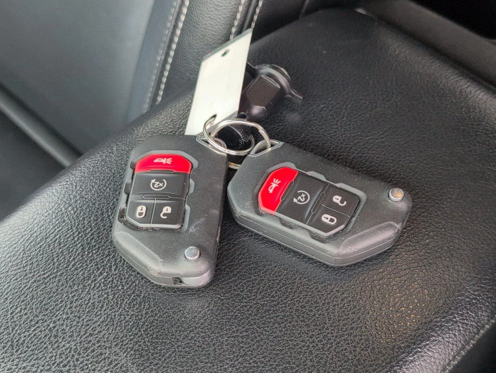 Used 2020 Firecracker Red Clearcoat Jeep Sport S image 15