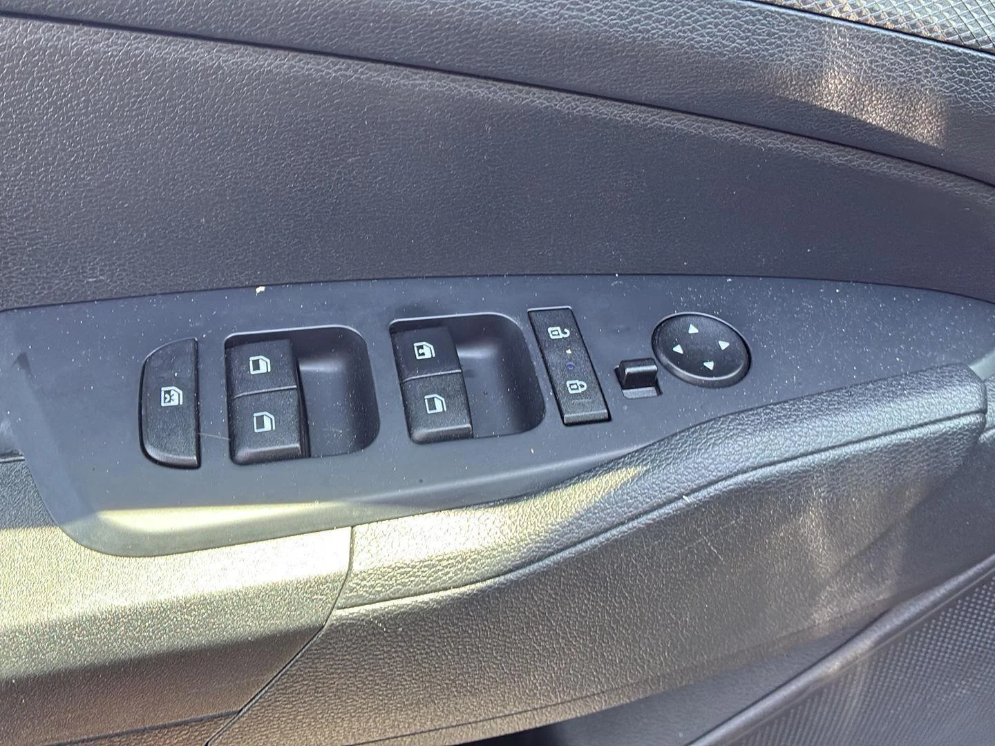 Used 2025 Ebony Black Kia LX image 9