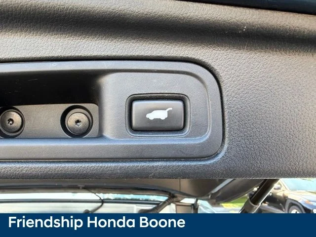 Used 2017 Blue Honda Touring image 41