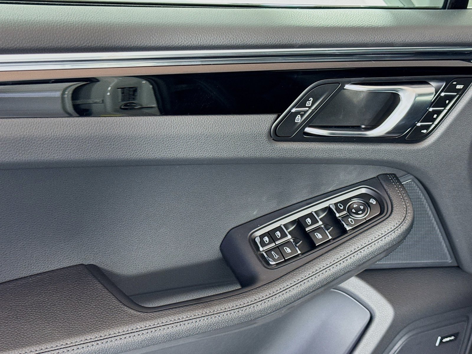 Used 2025 Chalk Porsche  image 11