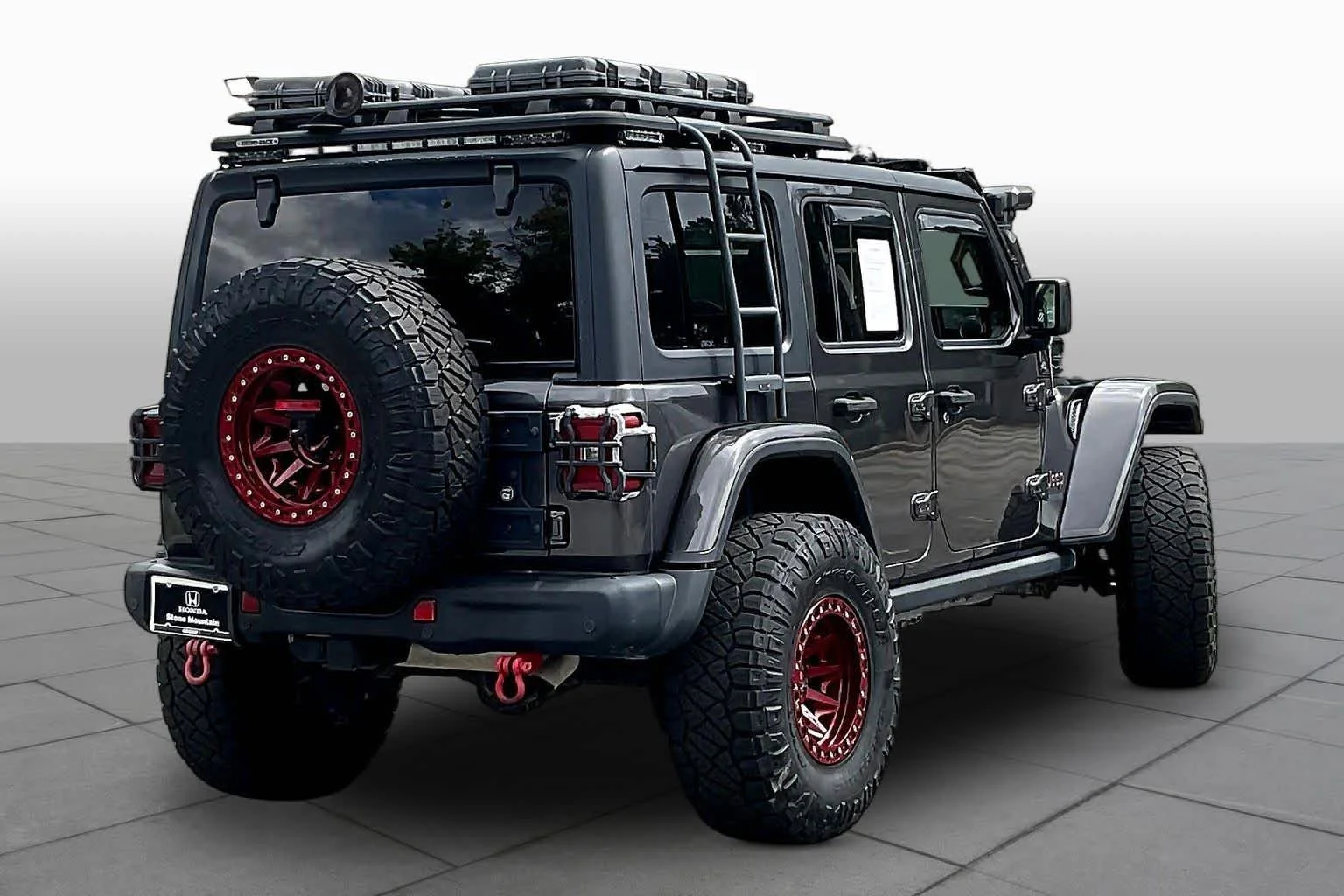 Used 2020 Granite Crystal Metallic Clearcoat Jeep Rubicon image 13