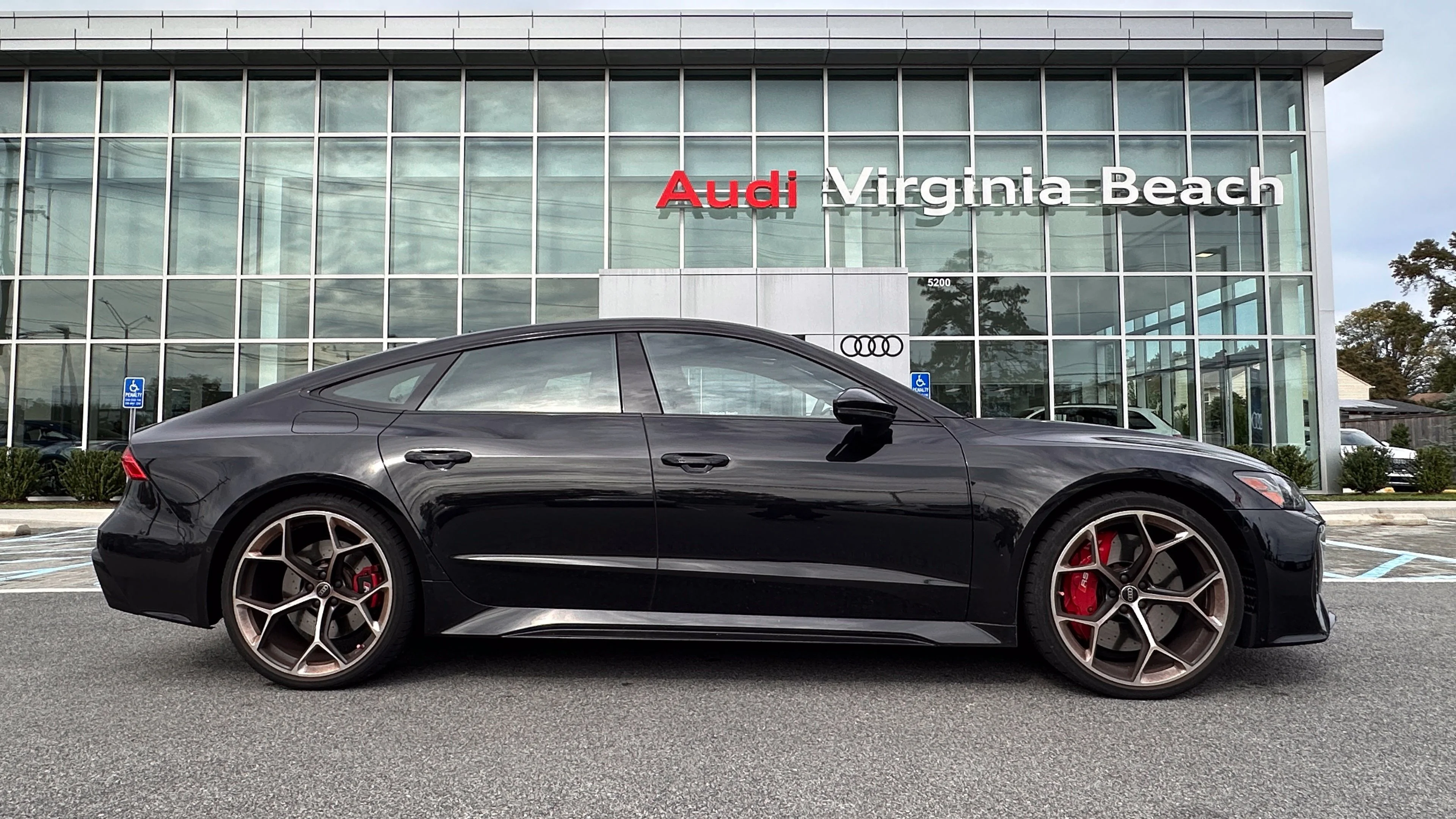 Used 2024 Black Audi 4.0T image 4