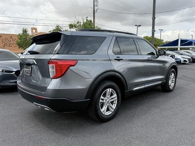 2022 Ford Explorer XLT photo 2
