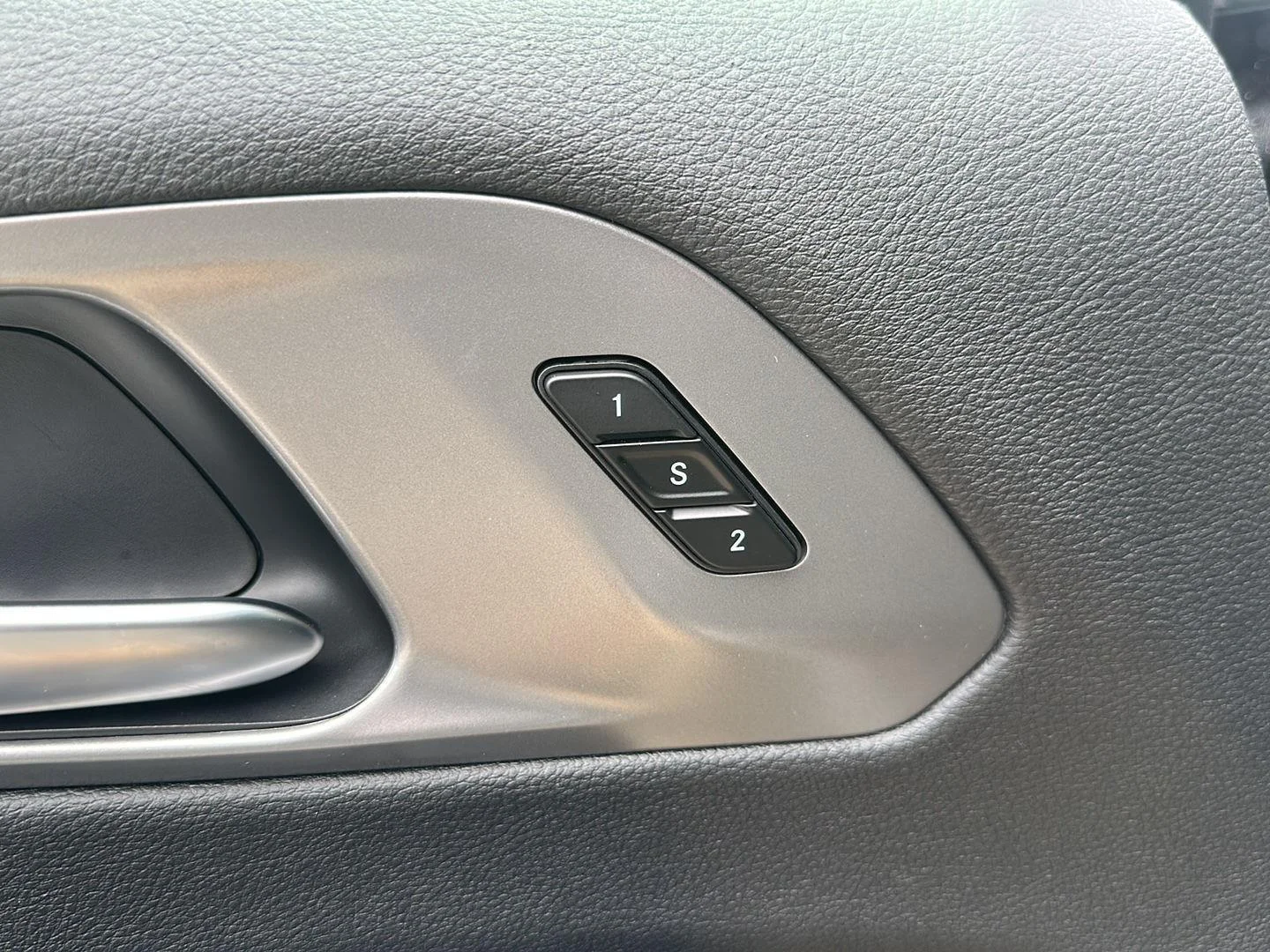 2026 Chrysler Pacifica Select - Photo 9
