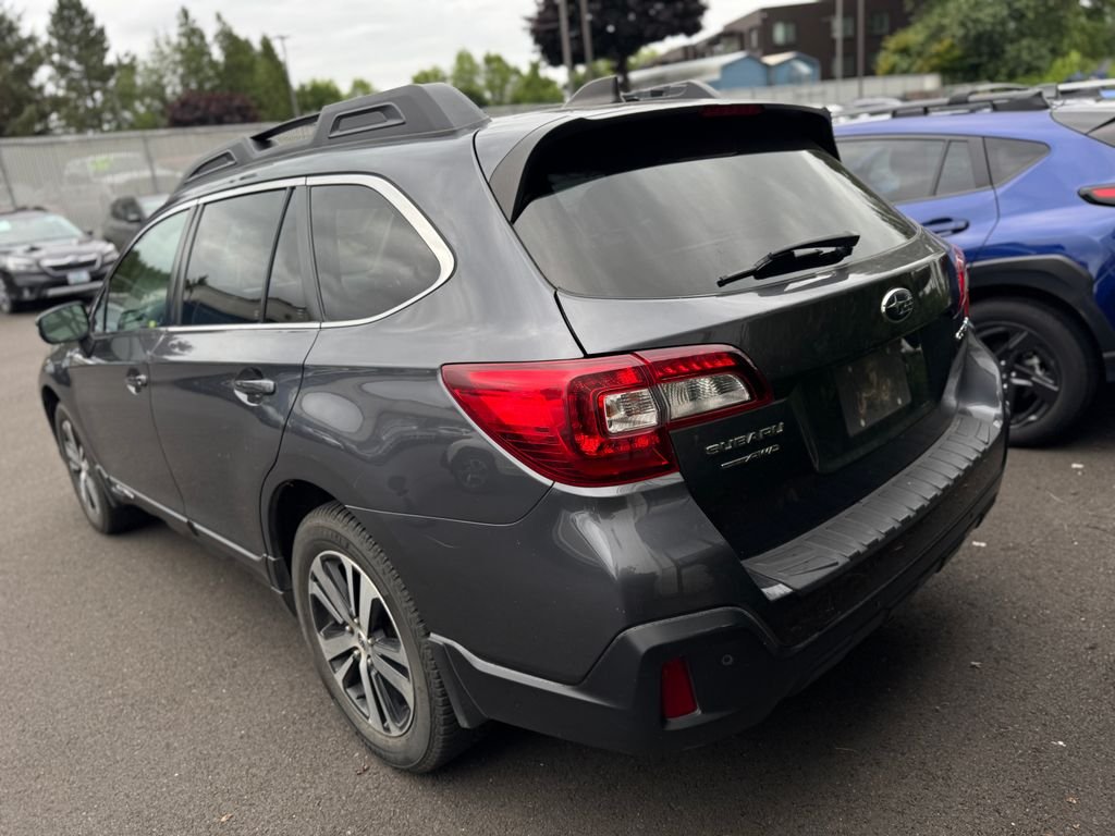 Used 2018 Magnetite Gray Metallic Subaru 2.5i image 2