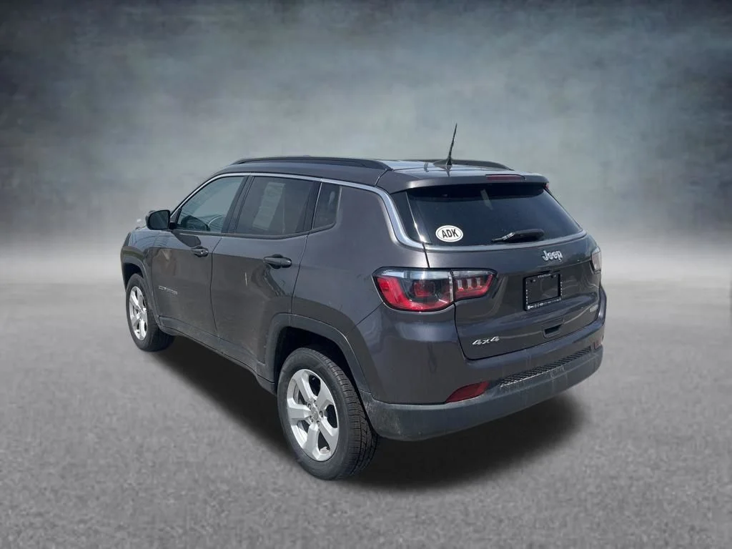 Used 2021 Gray Jeep Latitude image 3