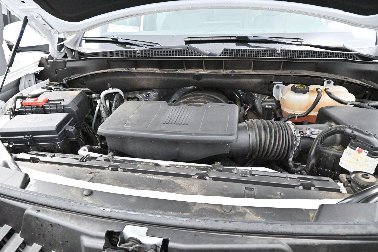 Used 2024 Summit White Chevrolet LT image 34