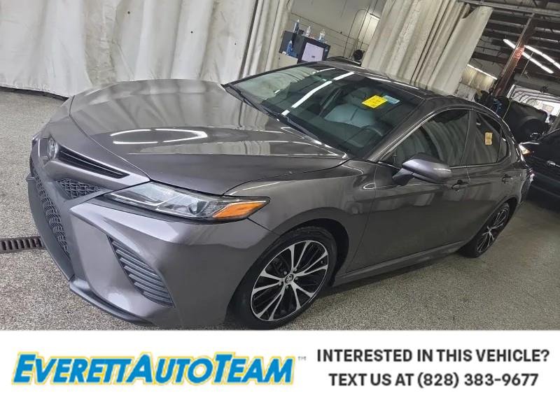 2020 Toyota Camry 2.5 Auto SE's photo