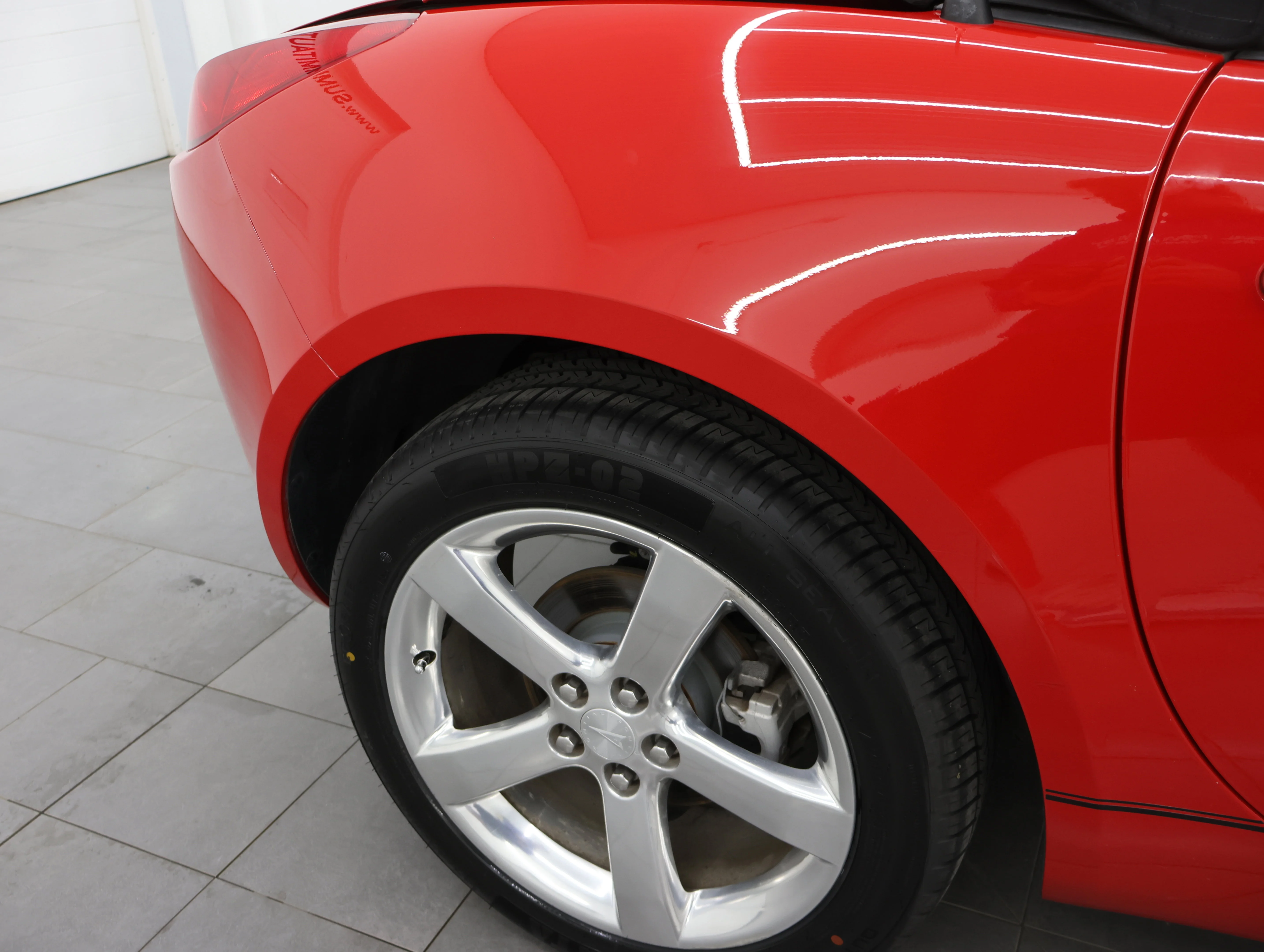 Used 2007 Aggressive (Victory Red) Pontiac GXP image 22