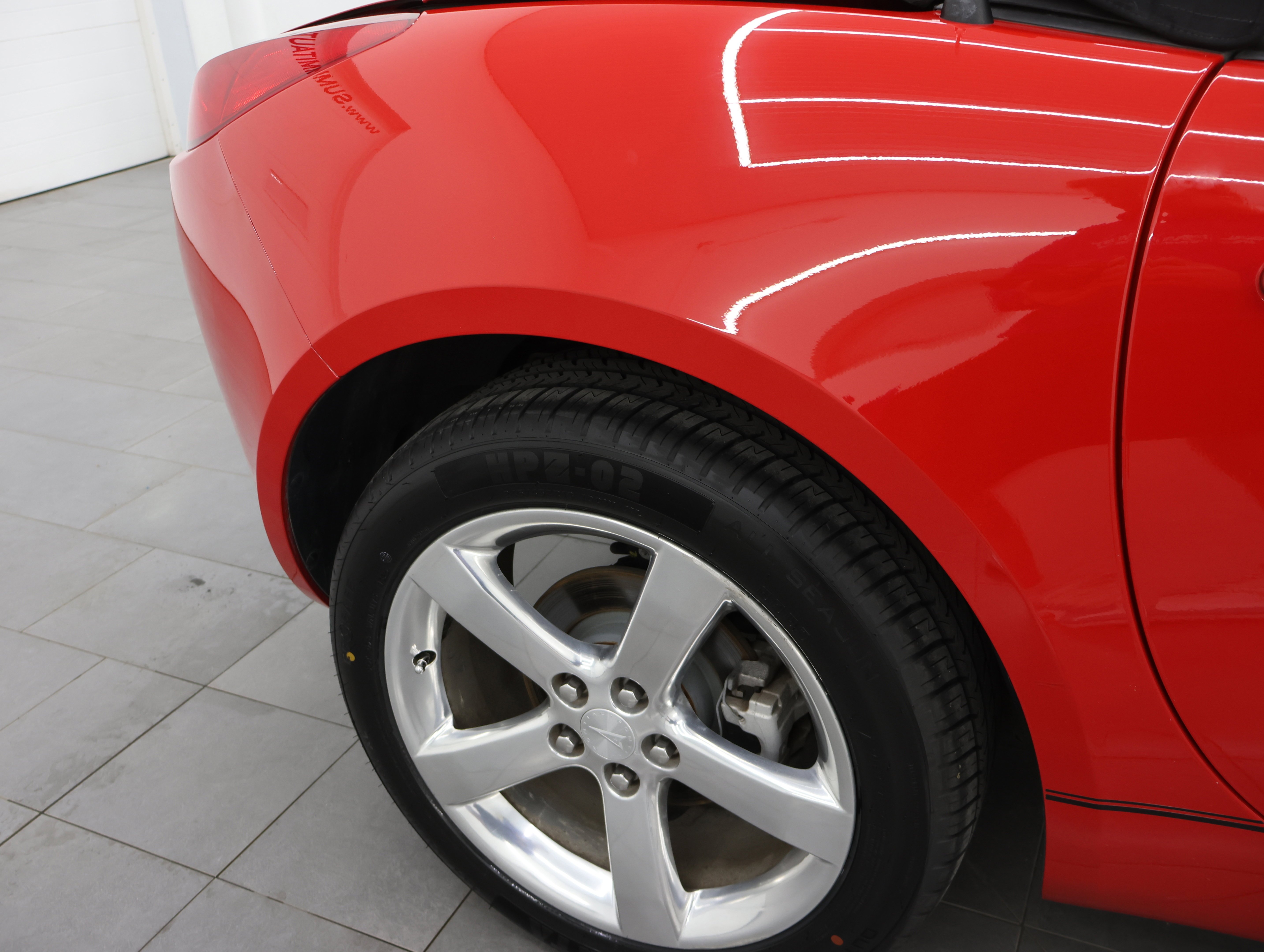 Used 2007 Aggressive (Victory Red) Pontiac GXP Convertible: GXP-CONVERTIBLE-5 SPEED STICK-BLACK LEATHER-LIKE NEW TIRES image 22