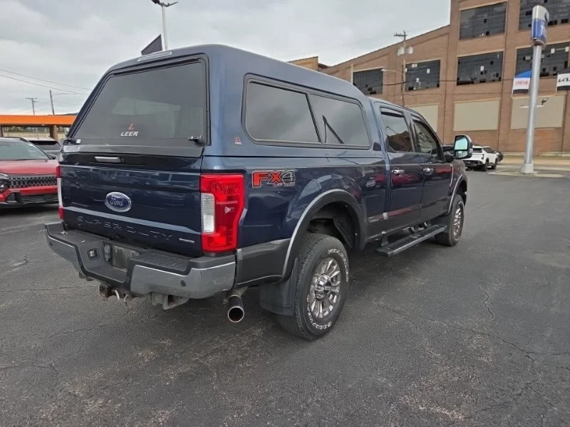 Used 2017  Ford Lariat image 7