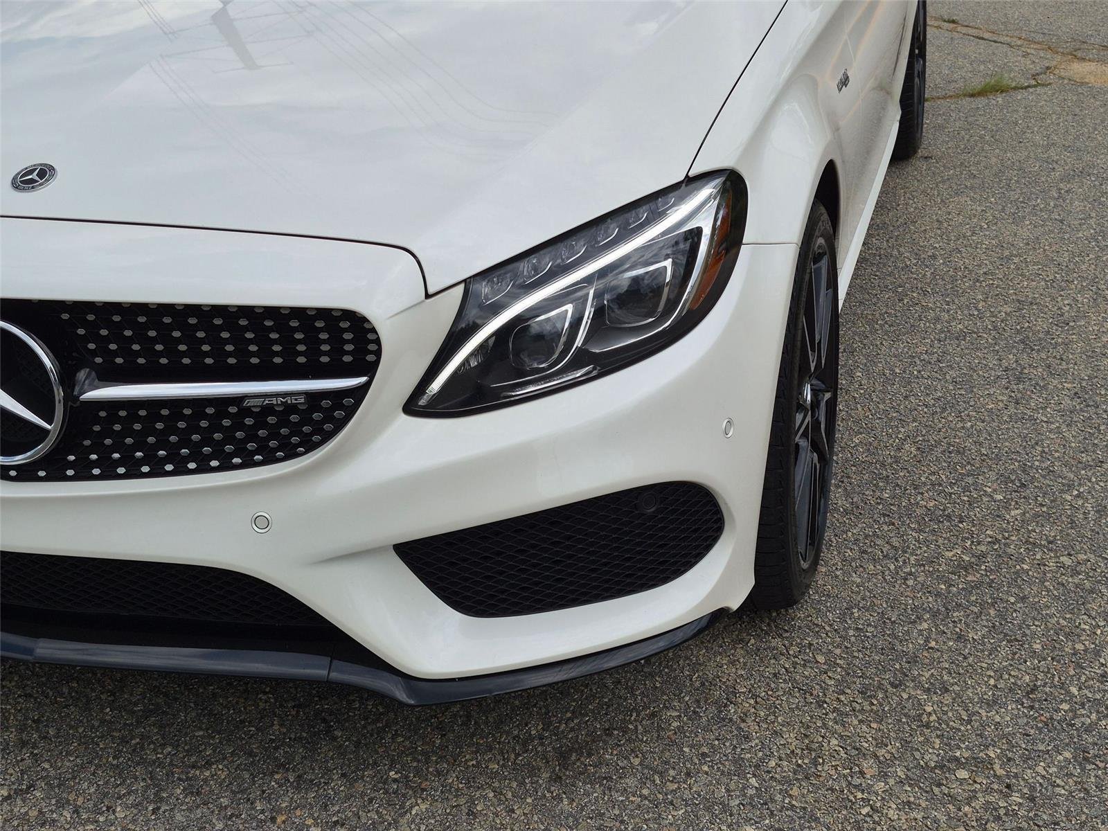 Used 2018 designo Diamond White Metallic Mercedes-Benz AMG® C 43 image 9