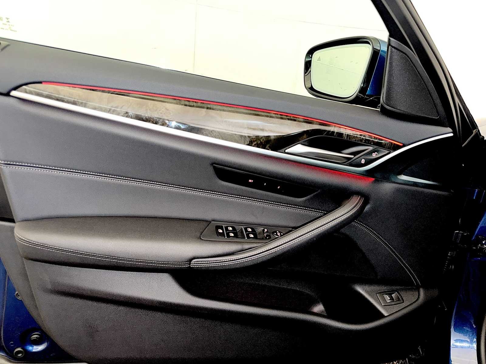 2023 BMW 5 Series 530i - Photo 11