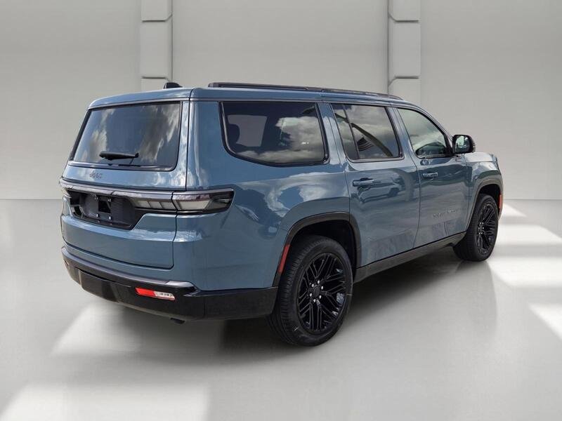 New 2026 Steel Blue Exterior Paint Jeep LIMITED RESERVE 4X4 image 5