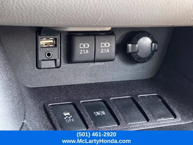 Used 2018 Blizzard Pearl Toyota XLE image 30
