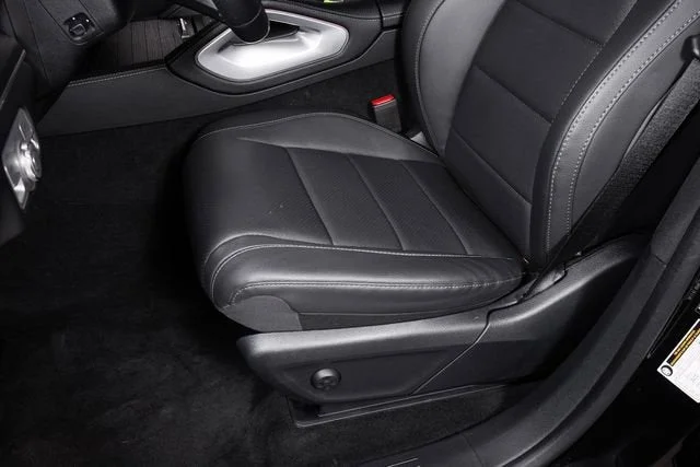 Used 2025 Obsidian Black Metallic Mercedes-Benz GLS 450 image 18