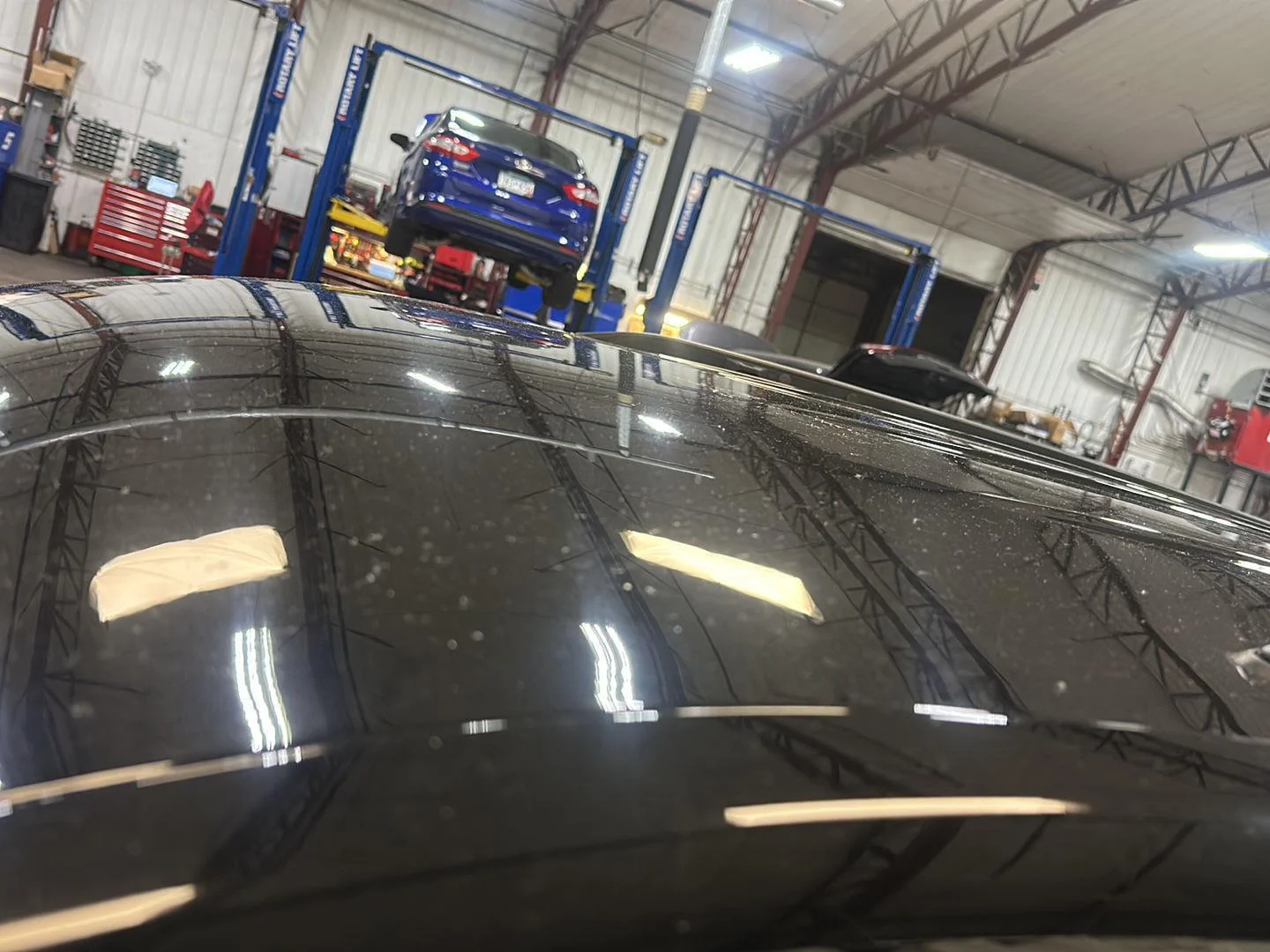 Used 2025 Diamond Black Crystal Pearlcoat Jeep Altitude image 18