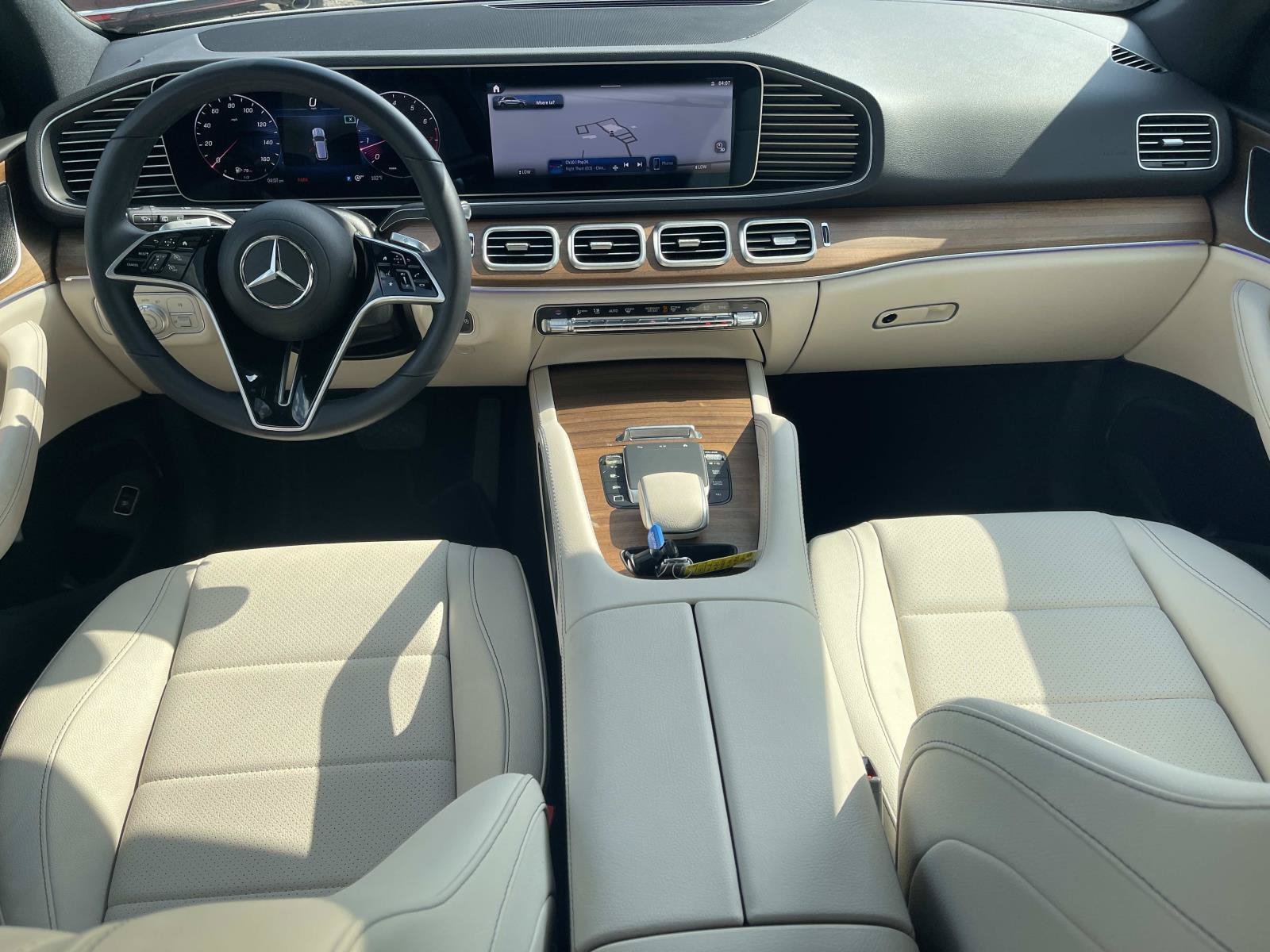 Certified Used 2025 Polar White Mercedes-Benz GLE 450 image 16