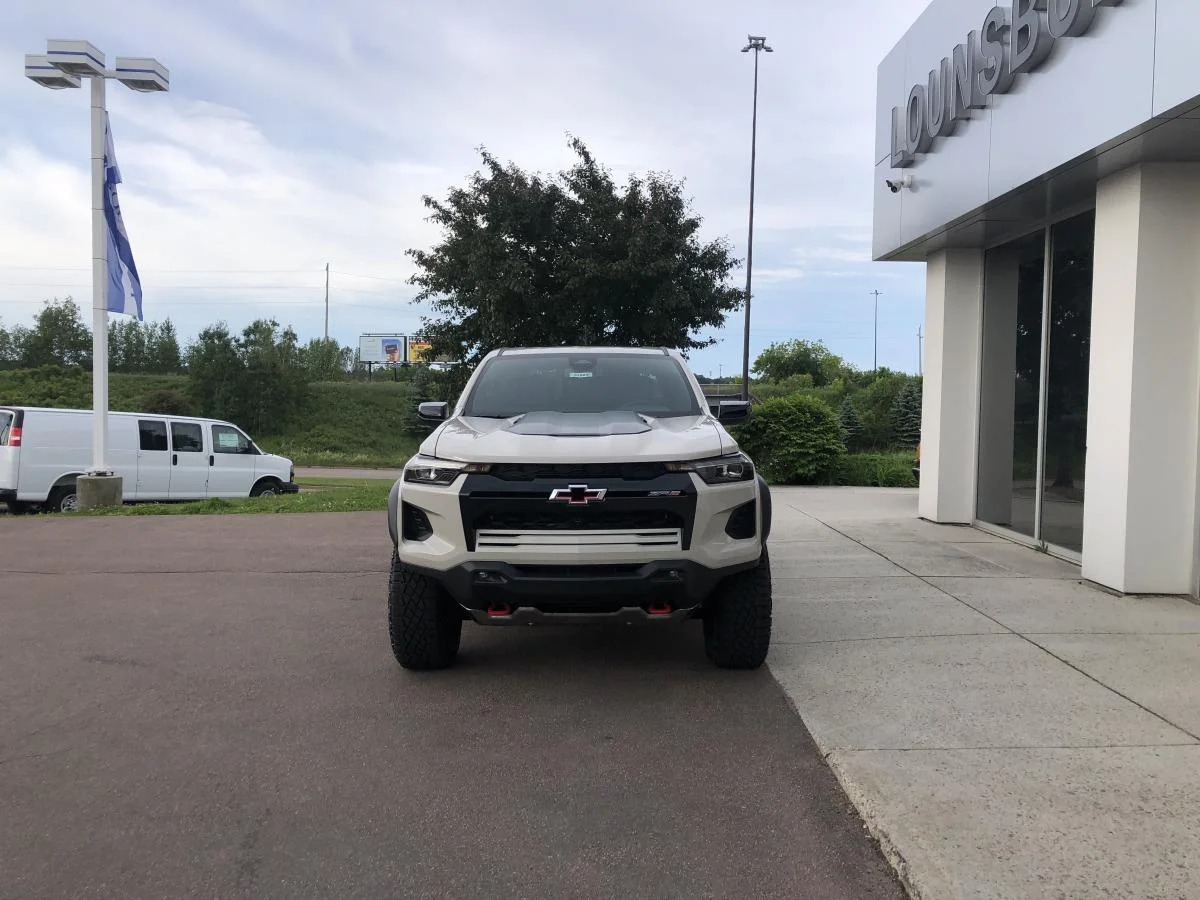 New 2026 White Chevrolet 4wd Crew Cab Zr2 image 3