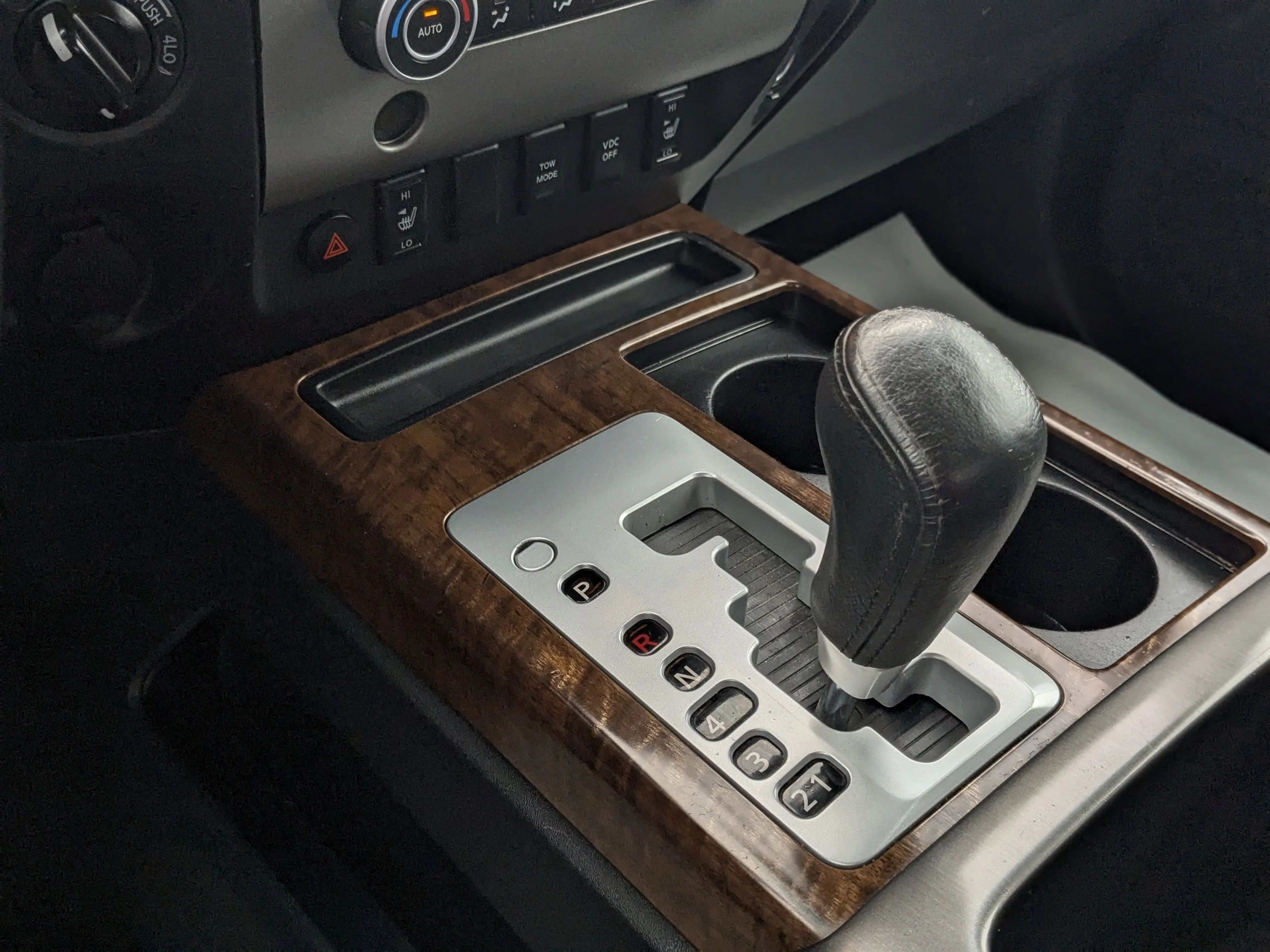 Used 2010 Silver Nissan XE image 20