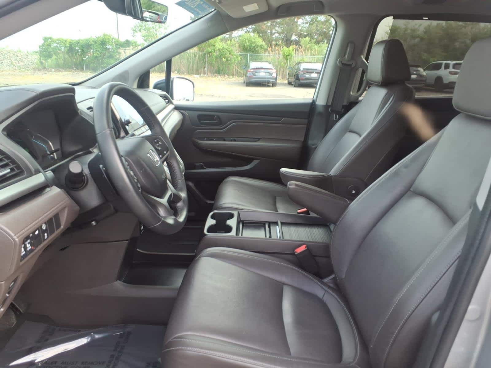 2024 Honda Odyssey EX-L - Photo 18