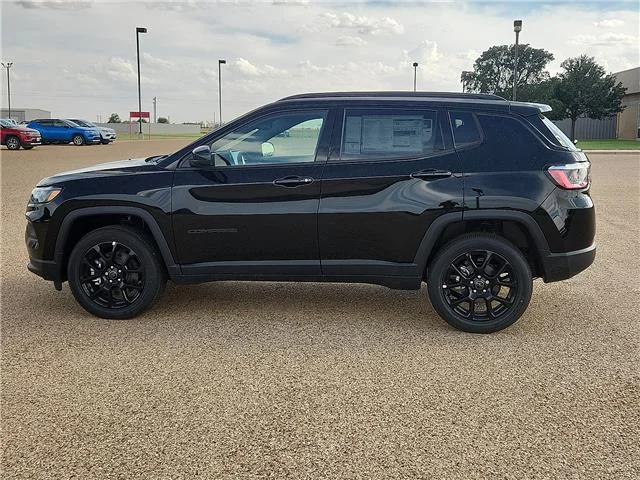 New 2026 PXJ Diamond Bla Jeep LATITUDE ALTITUDE 4X4 image 2