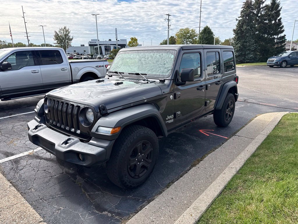 Used 2018 Gray Jeep Sport S 4x4 image 3