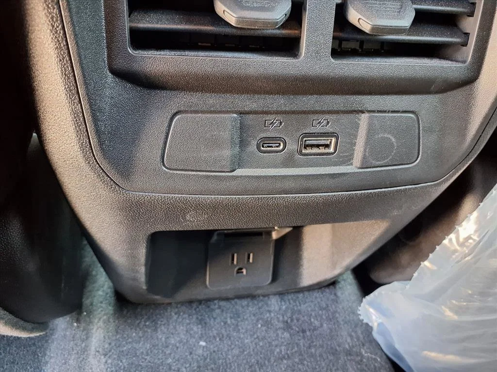 2026 GMC Canyon AT4 - Photo 17