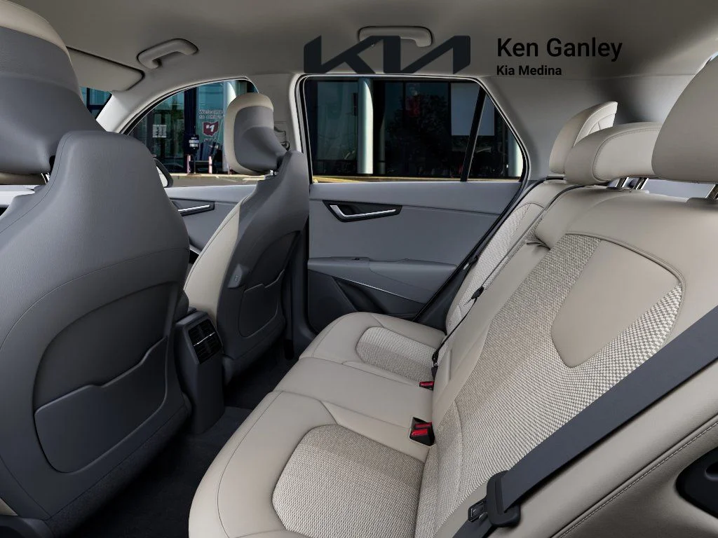 New 2026 Snow White Pearl Kia EX image 18
