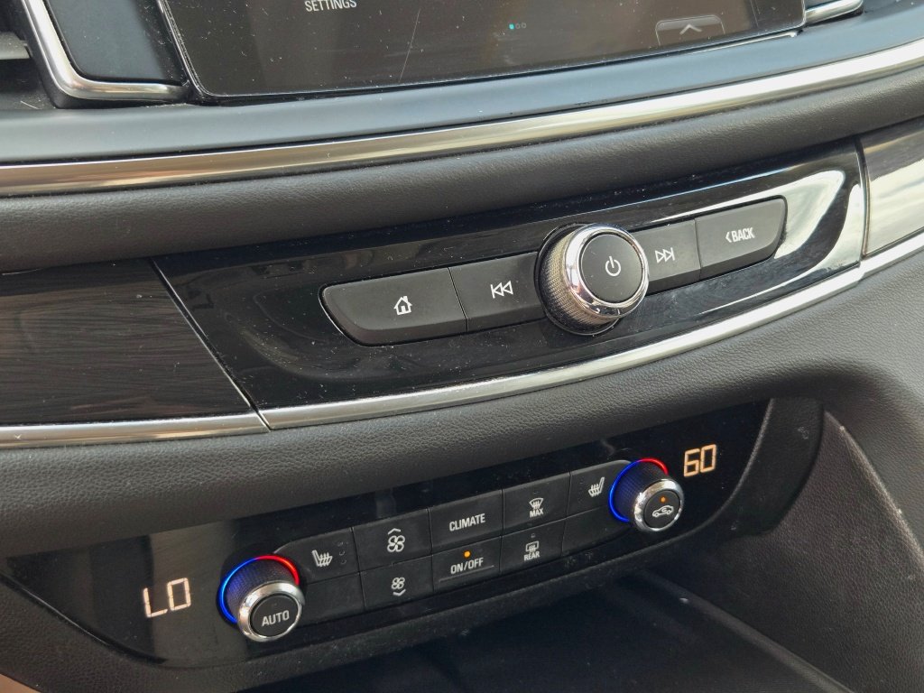 Used 2018 Silver Buick Essence image 35