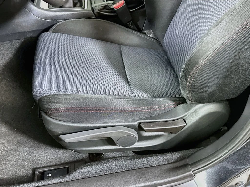 Used 2016 Gray Subaru Base image 23