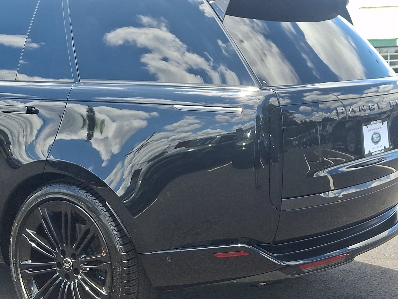 Used 2024 Santorini Black Metallic   1Ag Land Rover SE image 16