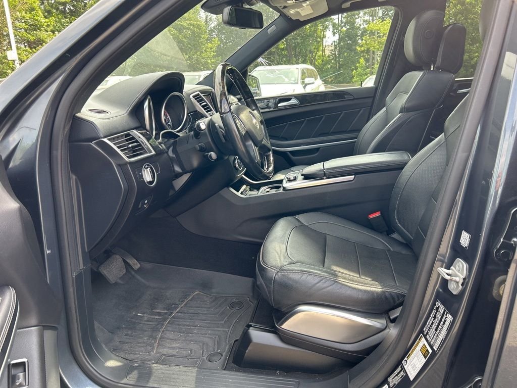 Used 2014  Mercedes-Benz GL 550 image 17