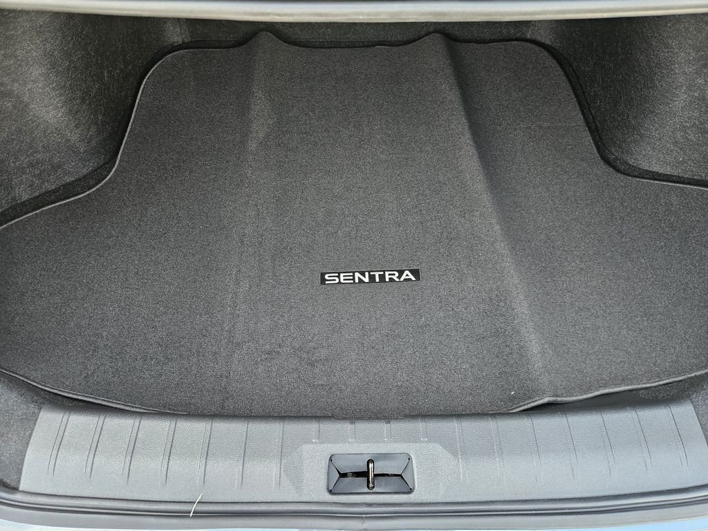 New 2026 Atlantic Gray Metallic Nissan SR image 30