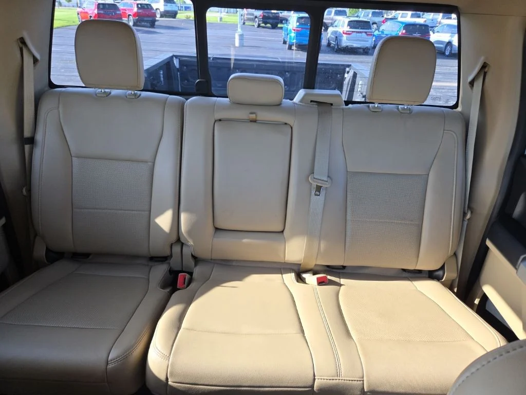 Used 2019 White Ford Lariat image 31