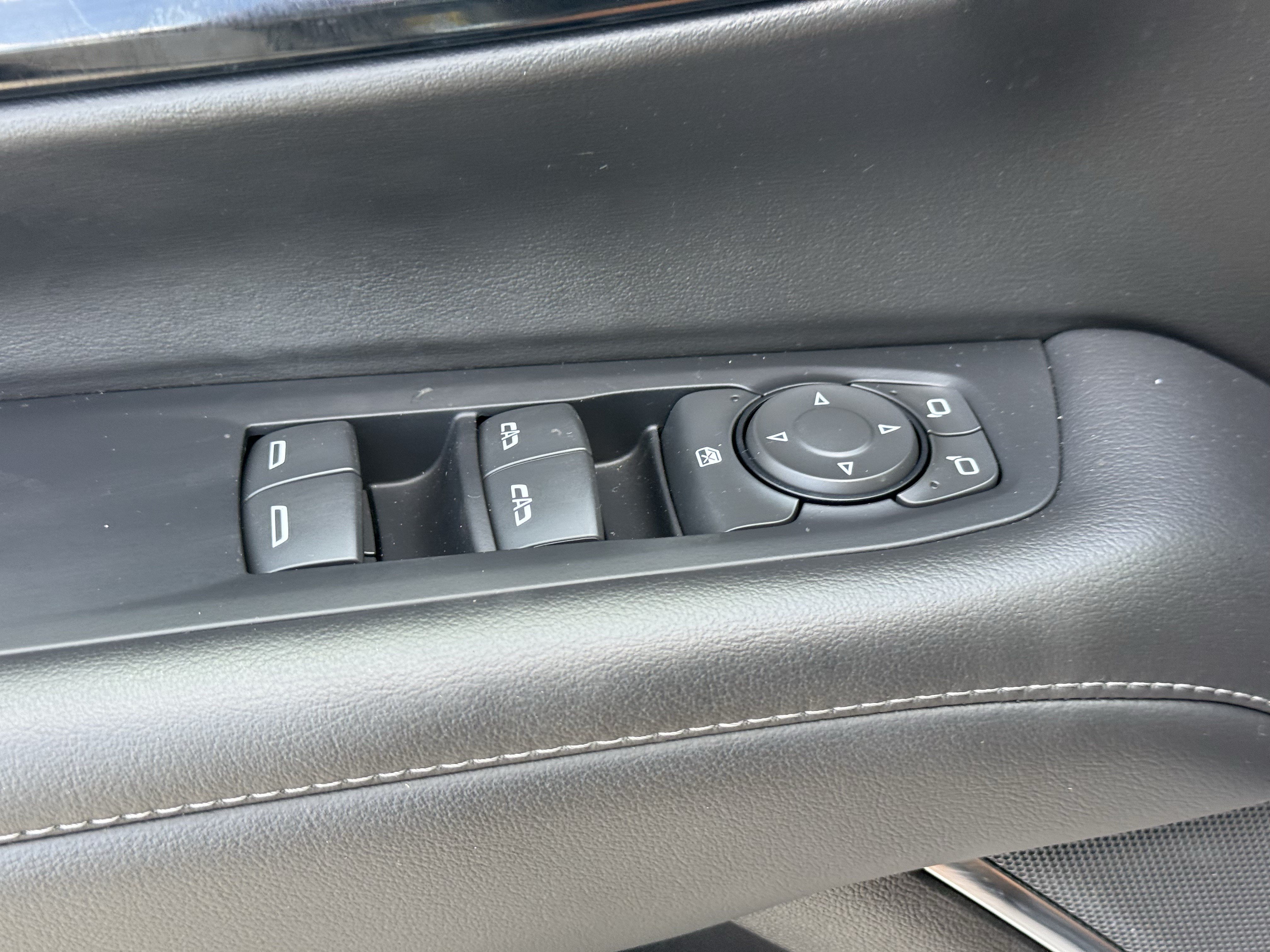 Used 2025 Sterling Gray Metallic Chevrolet Z71 image 25