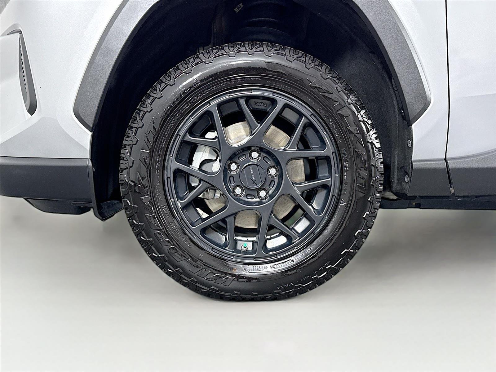 Used 2022 Silver Sky Metallic Toyota XLE image 43