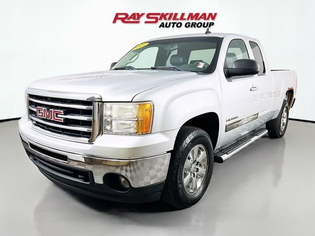 Used 2013 Silver GMC SLE image 3