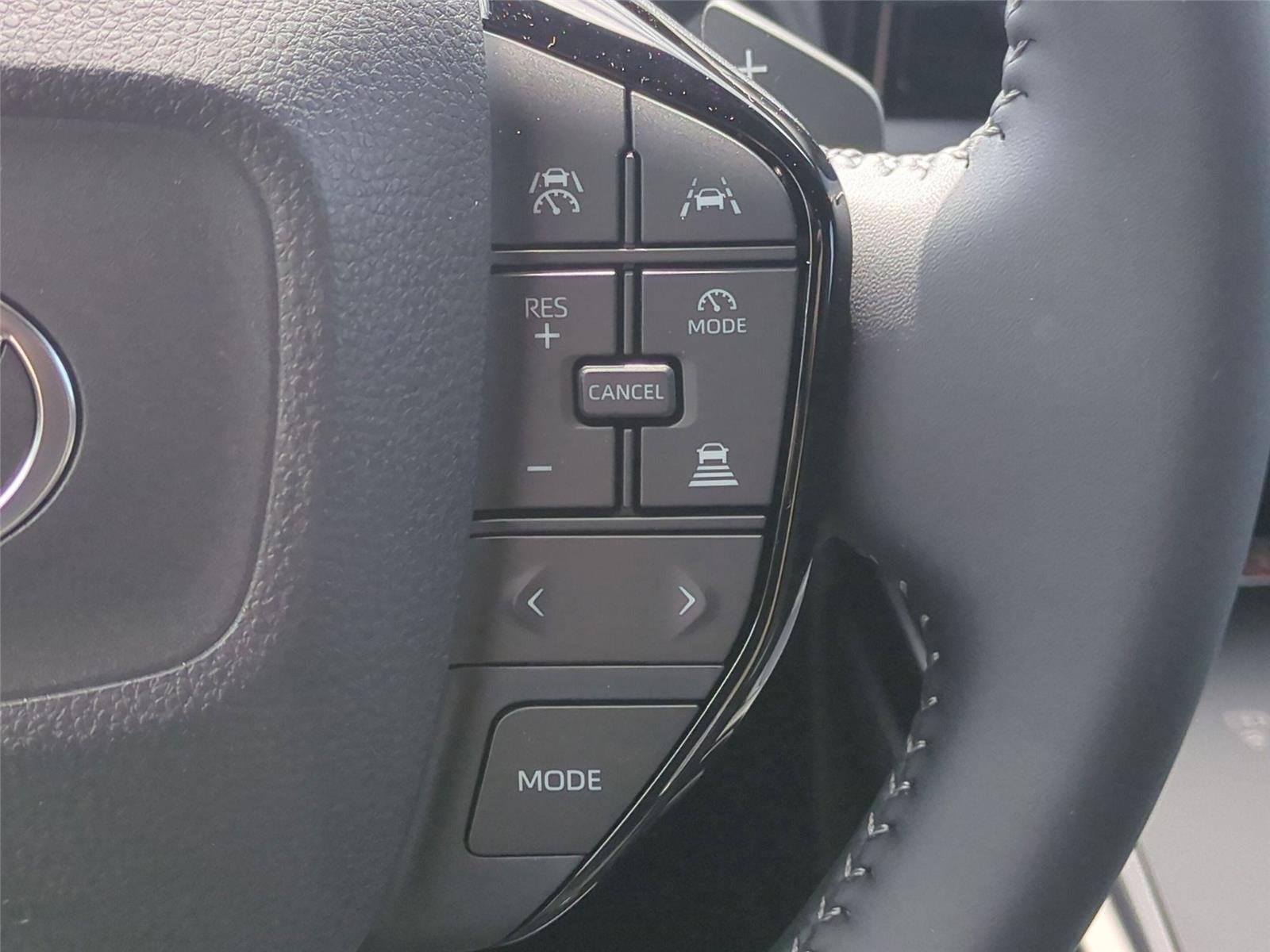 New 2026 Midnight Black Metallic Toyota XLE image 17