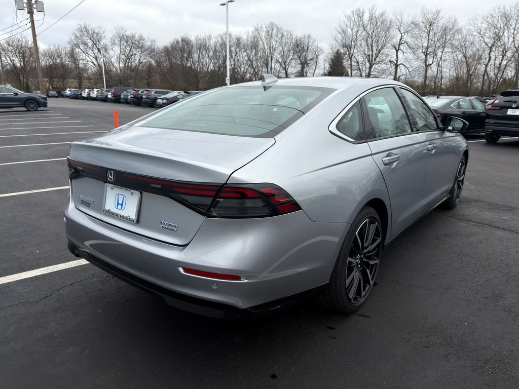 New 2026 Solar Silver Metallic Honda Touring image 5